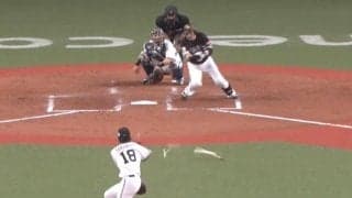 「こんなに砕けて…」「マジで危ない」　オリ山本“粉砕バット”にあわやの危機