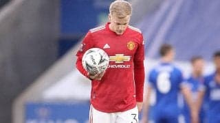 今のファン・デ・ベークに活躍を求めるべからず？ レジェンドOBスコールズが擁護