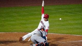 【MLB】大谷翔平、代打で死球＆激走V生還でエ軍首位タイに浮上　相手投手を睨む場面も