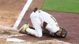 【MLB】パドレス374億円男・タティスJr.が負傷交代　空振り三振で左肩を亜脱臼し苦悶の表情