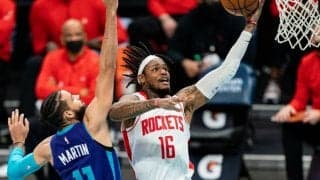 ロサンゼルス・レイカーズがベン・マクレモアと契約したと発表