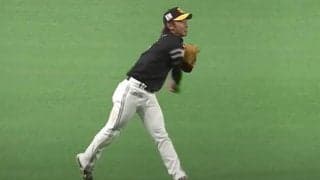「あーばけもん」「肩バグってる」鷹・今宮が華麗な逆シングル美技＆鬼送球