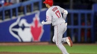 大谷翔平、3号ソロを見送った“貫録の2枚”に米熱視線「MLBで最もかっこいい選手」