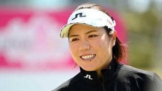 岡山絵里が単独首位、1打差で稲見、小祝らが追走　3打差に8選手の大混戦で後半へ