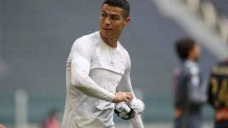 ユニフォーム投げ捨て疑惑のC・ロナウド、ボールボーイにプレゼントだった？