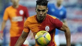 ガラタサライFWファルカオが顔面骨折の重傷…即日に手術