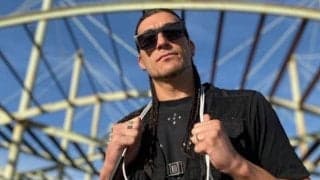 音楽業界で成功掴む元バルサGK、トレードマークの「ポニーテール」をバッサリ