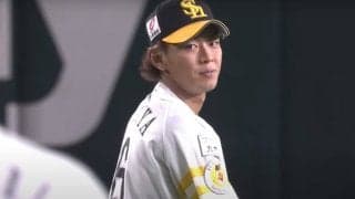 鷹・今宮がまた超絶美技を披露　圧巻のキャッチ→一回転スローに球場どよめき＆大拍手