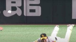 鷹・今宮健太、またまた超絶美技　二遊間ゴロ好捕→座ったままスローに球場どよめき