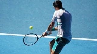 両手バックハンドの「悩み」を解消するちょっとしたコツを紹介!【上達ワード50】[リバイバル記事]