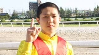 【名古屋】新人騎手の塚本征吾騎手が初勝利！