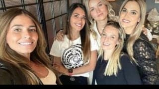 デ・ヨング彼女23歳の誕生日に美しきバルサWAGたちが集結