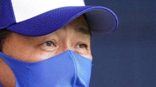 中日与田監督が「英語喋れることに驚いた」　新助っ人3人と並んで際立つ“肩幅”