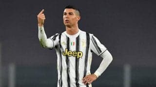  壁に入らない方がいいんじゃ…？クリロナ、またもFKにビビッて役に立たず