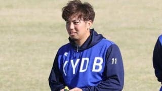 「光が見えてきました」　DeNA東、手術後初の捕手を座らせての投球映像を投稿