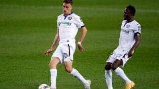 GKとタイミング合わず…久保同僚DFのバックパスがオウンゴールに「茶番劇だ」