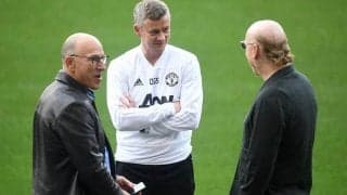 ユナイテッドサポーターが練習施設でグレイザー・ファミリーに抗議…スールシャールらが説得にあたる事態に