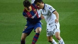 久保建英に課されている難題。バルサでないチームでメッシの働きを