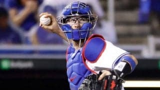 【MLB】「これが起こる確率は？」まさかの珍事　捕手の送球が打者の空振りしたバット直撃