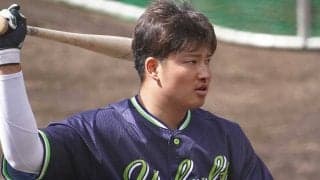 「柳田みたい」「これが入るのはおかしい」燕・村上が放った衝撃の“右手1本弾”