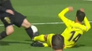 メッシへの“危険タックル”が話題...ビジャレアルMFが一発レッド