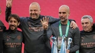 カラバオ・カップ4連覇を達成したペップ、30個目のタイトルを掲げる