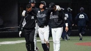 ロッテ田村、負傷交代のアクシデント　3回の走塁で足を痛め両脇抱えられベンチへ