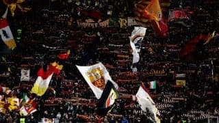 フォルツァ、ローマ!　千人以上のロマニスタがマンチェスターに向かうチームを熱狂的に鼓舞