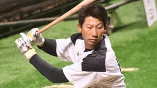 今季1号で“左手首トントン”は柳田への合図…　鷹・真砂が「あと9本」目指す原動力