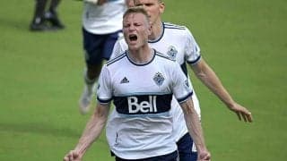 クリアボールが顔面直撃　米サッカー“不運な同点劇”に笑撃「ジョークだ」「何これ」