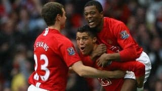 エブラが“肉体美”でC・ロナウドに対抗！「嫉妬はしないで」