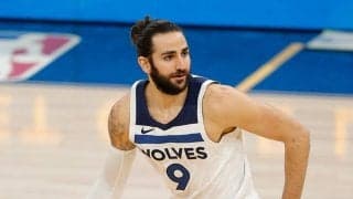 ルビオら3選手が20得点超え、ウルブズがウォリアーズを終盤で突き放して勝利