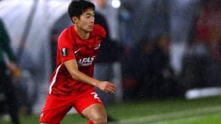 アヤックス戦で見せたAZ菅原由勢の“下がらない守備”を内田篤人氏も称賛「俺は結構大好き」