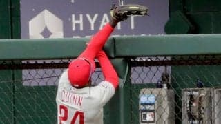【MLB】グラブに入ったのに「嘘だろ…」　ヒーローになり損ねた本塁打キャッチ失敗
