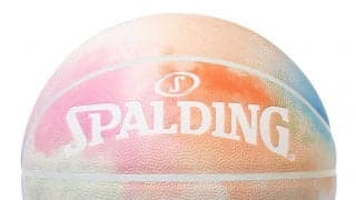 スポルディングが東京レインボープライドの活動に賛同し、タイダイ・レインボーバスケットボールを協賛