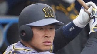 「なんちゅう打ち方」「とんでもない変態ホームラン」阪神・佐藤輝の“片手”満塁弾