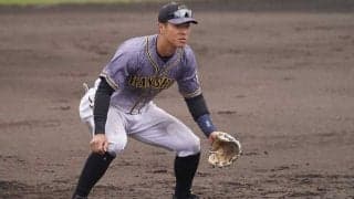 「メジャーみたい」「規格外」　阪神ドラ1佐藤輝、逆シングル＆鬼肩スローの超美技