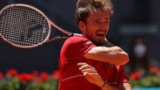 逆転勝ちで今季クレー初戦白星