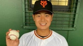 巨人育成・坂本勇人がフルスイングで“プロ初安打”　記念の一打はDeNA今永から