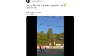 「無礼だ」「馬鹿げている」　上空へ高々投げた“やりすぎバットフリップ”に米物議