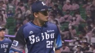 「キレッキレ過ぎて絶望」　西武平井、空振りしたボールが打者直撃の“魔球”にファン驚愕