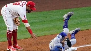【MLB】股間タッチで悶絶　ド軍ベッツを襲った“笑撃”珍プレー続編に米注目「今回は…」