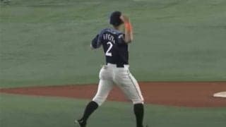 日ハム杉谷の美技が「普通に上手すぎ」　振り向きざま“ジャンピング送球”に拍手喝采
