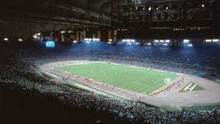 大住良之の「この世界のコーナーエリアから」連載第58回「サッカースタジアムの力」(2) 陸上競技型スタジアムの致命的欠点