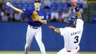 名手・荒木雅博がイップスの恐怖に引きずり込まれたウッズの守備範囲