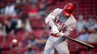 【MLB】大谷翔平は「笑えるくらい凄い」　泳ぎながらグリーンモンスター越え弾に米驚愕