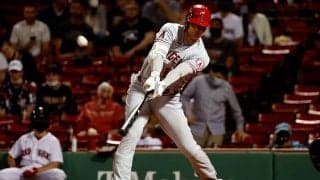 【MLB】大谷翔平、泳いだ“モンスター越え弾”に敵地記者も唖然「片足かつ、片手で運んだ」
