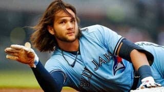 【MLB】転倒？　ヘッスラ？　打球避けながらの“千鳥足”走塁が「バレエの練習みたい」