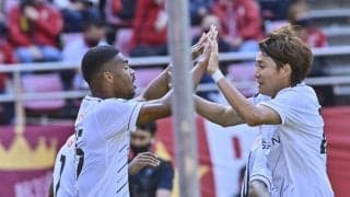 【超テクJ動画】合わせたのが奇跡!? オナイウ阿道「超々高速クロスを豪快ヘディング弾」