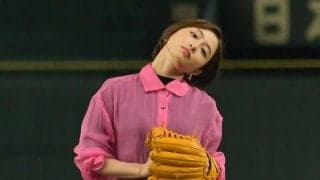 「めっちゃ可愛い」「完成度高い」石原さとみさんの“ショートカット始球式”